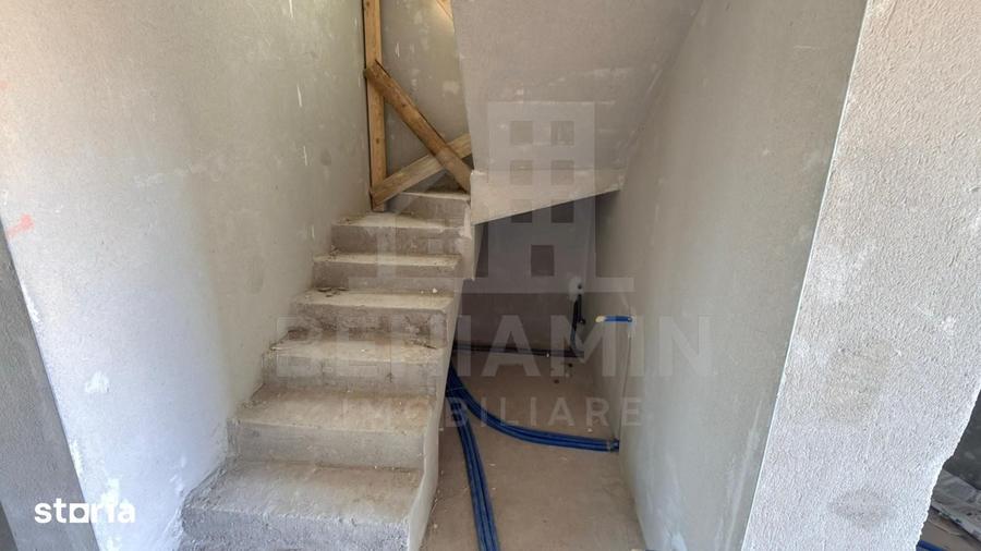 Casă cu 4 camere cu Teren 200 Mp în Malu Mare