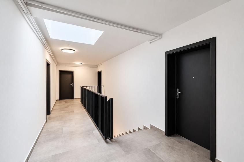 Apartament cu 3 camere semidecomandat în Braytim