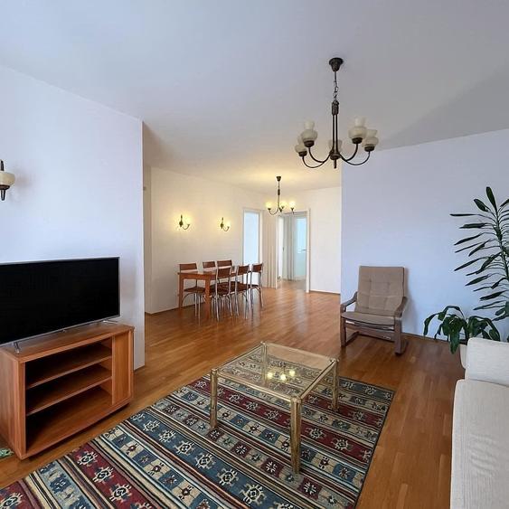 Apartament cu 3 camere decomandat, mobilat în Aviatorilor
