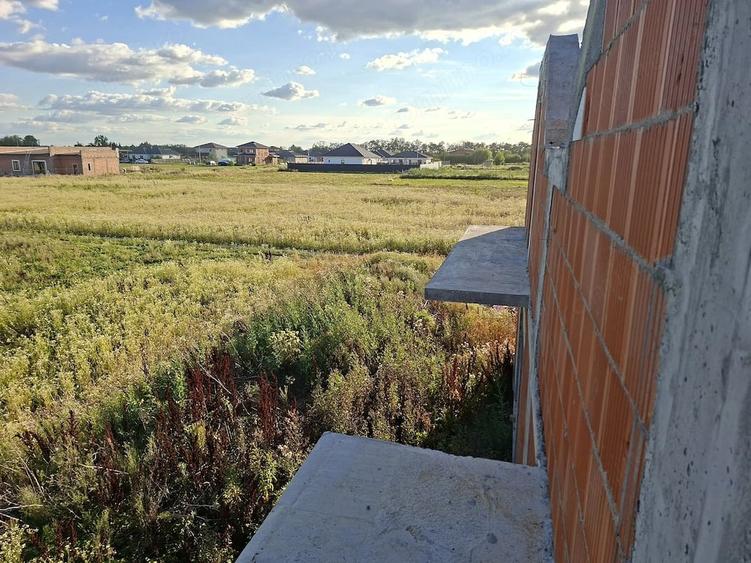 Casă cu Teren 325 Mp în Odoreu