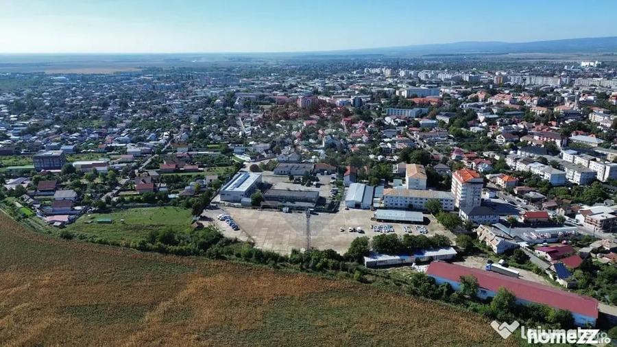 Teren de 6000 mp, în Nord