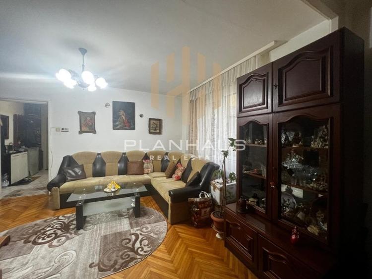 Apartament cu 4 camere decomandat, mobilat în Săsar