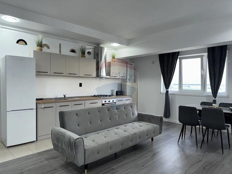 Apartament cu 3 camere semidecomandat în Ștefăneștii de Jos