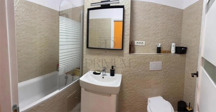 Apartament cu 3 camere decomandat, mobilat în Torontalului