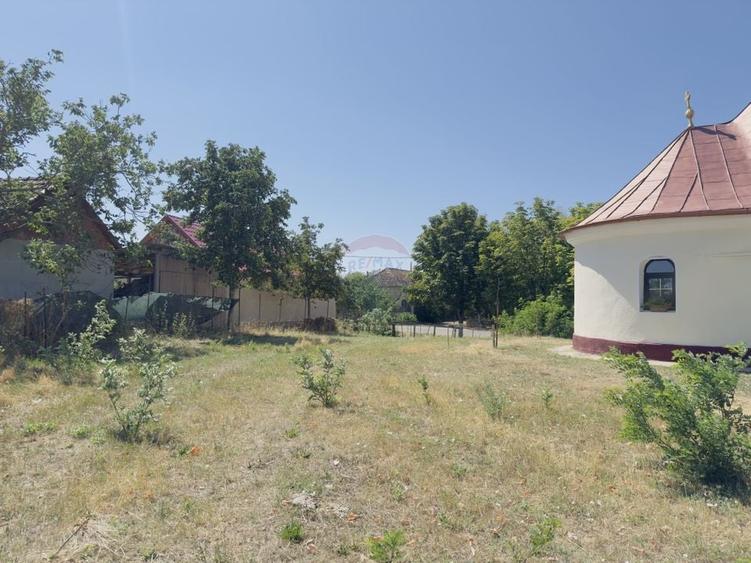 Teren Construcții intravilan de 2841 mp, în Apateu