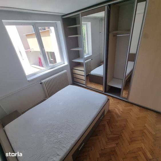 Apartament cu 2 camere decomandat în Plopilor