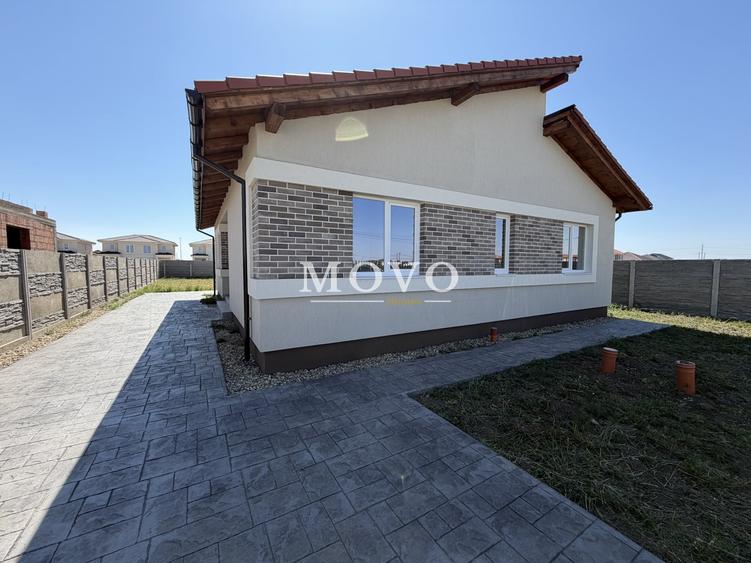 Casă individuală cu 4 camere cu Canalizare în Moșnița Nouă
