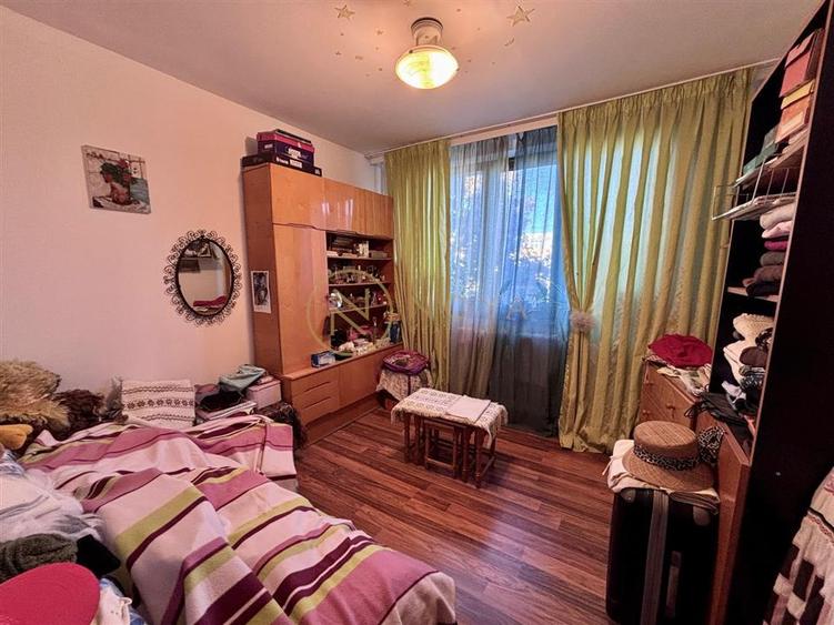 Apartament cu 3 camere decomandat, mobilat în Valea Ialomiței