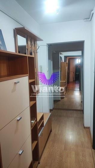 Apartament cu 3 camere semidecomandat, mobilat în Mihai Viteazul