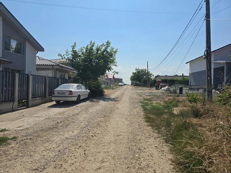 Teren de 770 mp, în Lazu
