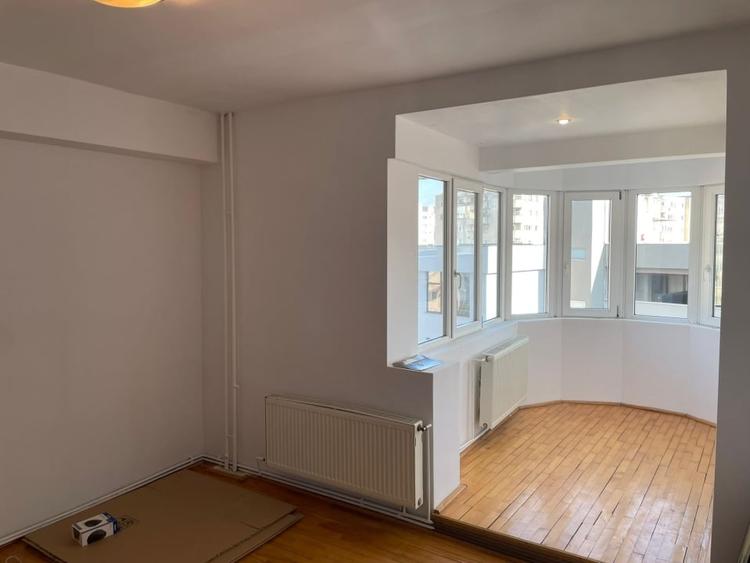 Apartament cu 4 camere decomandat, mobilat în Central