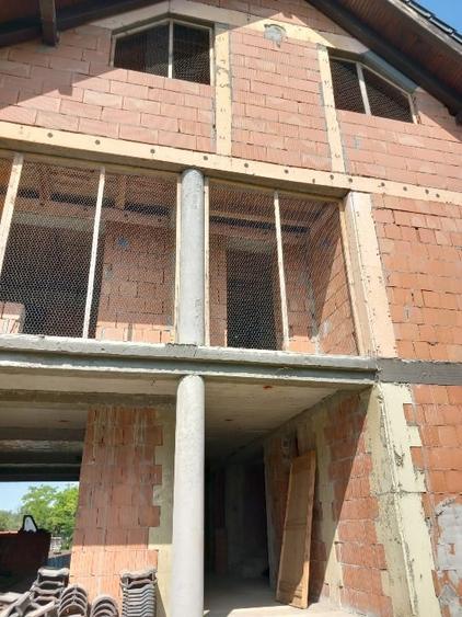 Casă individuală cu 5 camere cu Canalizare în Săcălaz