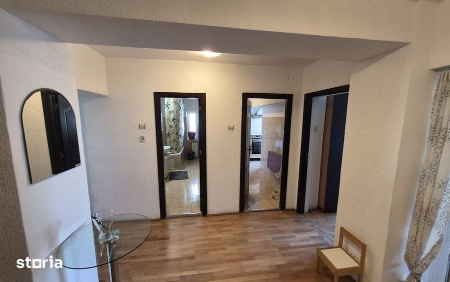 Apartament cu 3 camere în Centrul Civic