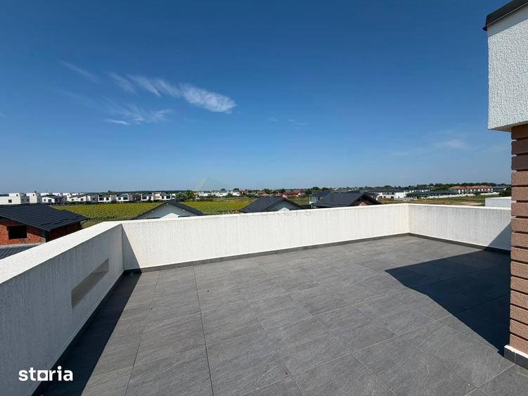 Casă cu 4 camere cu Teren 300 Mp în Vitan