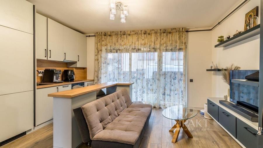 Apartament cu 3 camere semidecomandat, mobilat în Baciu