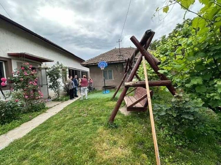 Casă cu 3 camere în Moara Vlăsiei