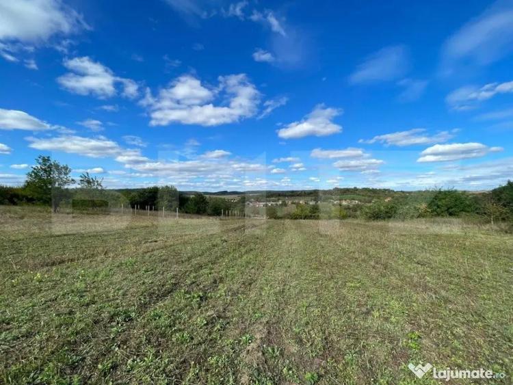 De Vanzare - Teren Intravilan, Localitatea Sumugiu - 2