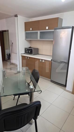 Apartament cu 3 camere decomandat, mobilat în Dumbrăvița