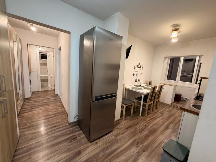 Apartament cu 3 camere decomandat, mobilat în Lipovei
