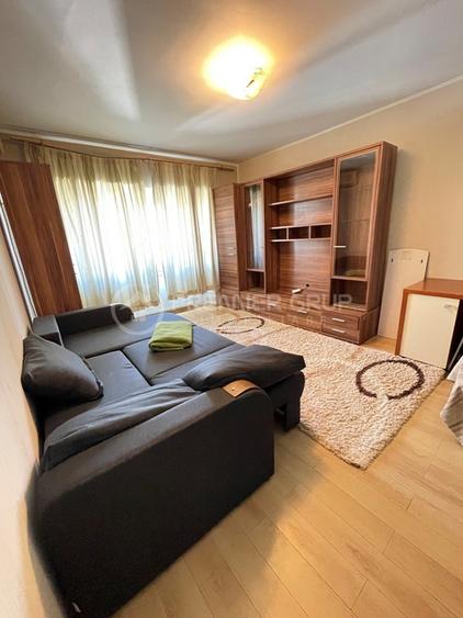Apartament cu 3 camere decomandat în Dacia