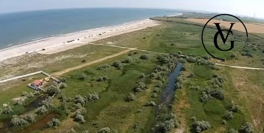 Teren agricol intravilan de 13664 mp, în Corbu