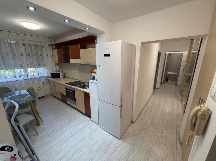 Apartament cu 2 camere decomandat în Rogerius
