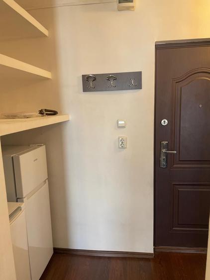 Garsonieră decomandată în Rogerius
