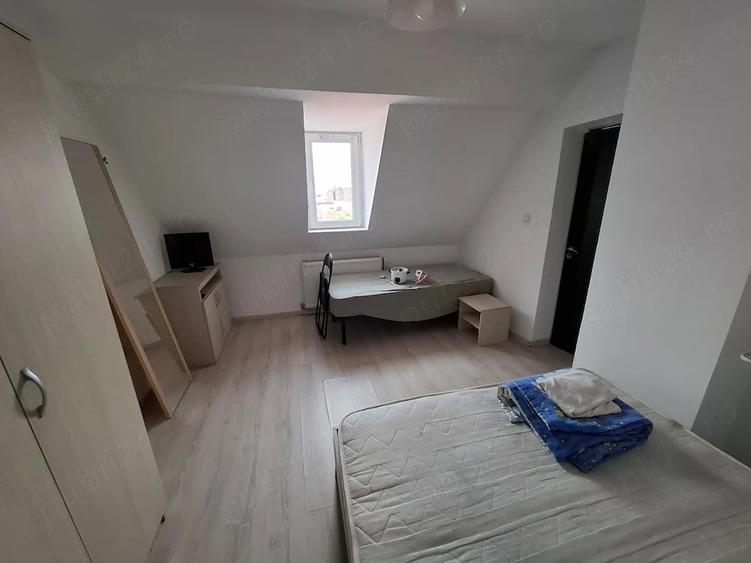 Apartament cu 6 camere decomandat în Central