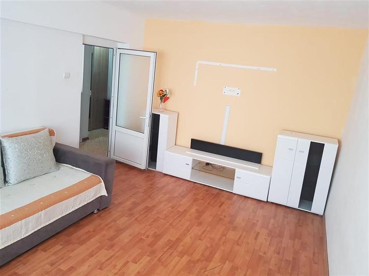 Apartament cu 2 camere decomandat în Radu Negru