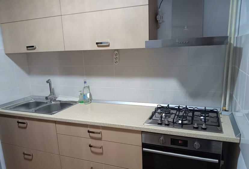 Apartament cu 2 camere decomandat în Nicolina
