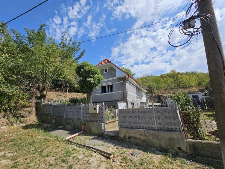 Casă cu 3 camere în Turda