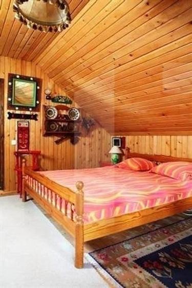 Casă individuală cu 6 camere cu Teren 700 Mp în Bran