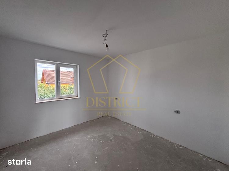 Casă cu 4 camere cu Teren 180 Mp în Ghiroda
