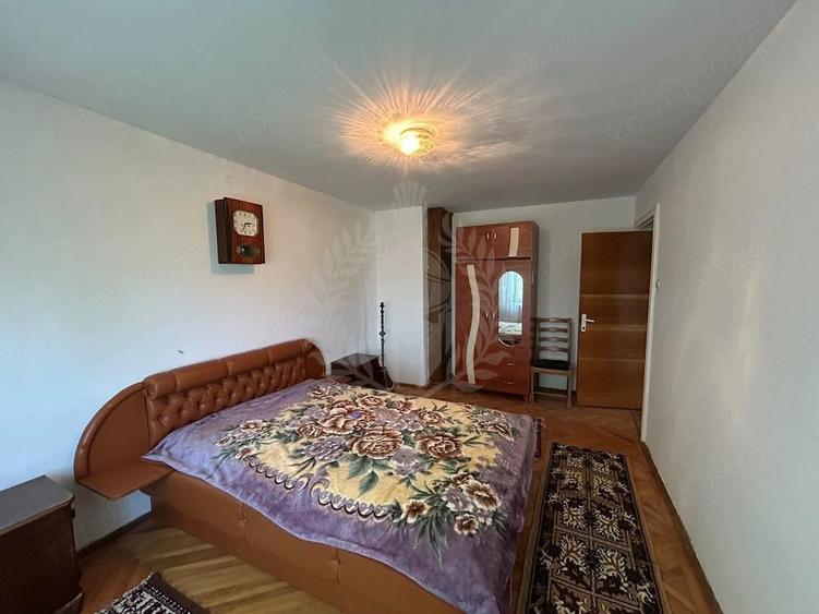 Casă cu 9 camere cu Teren 512 Mp în Boldești