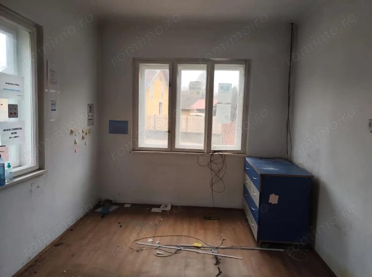 Casă cu 4 camere în Vlaha