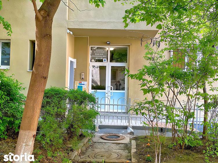 Apartament cu 3 camere decomandat în Rahova