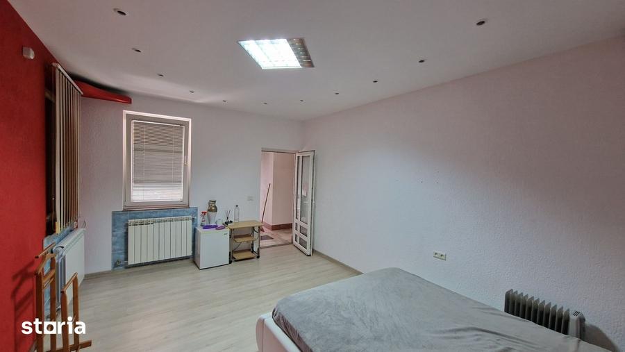Casă cu 7 camere cu Piscina în Ferentari