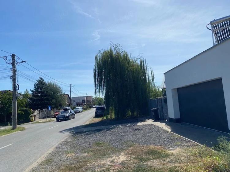 Casă cu 4 camere cu Teren 300 Mp în Dumbrăvița