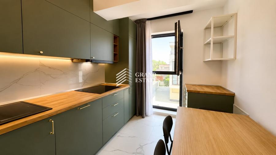 Apartament cu 3 camere semidecomandat, mobilat în Otopeni