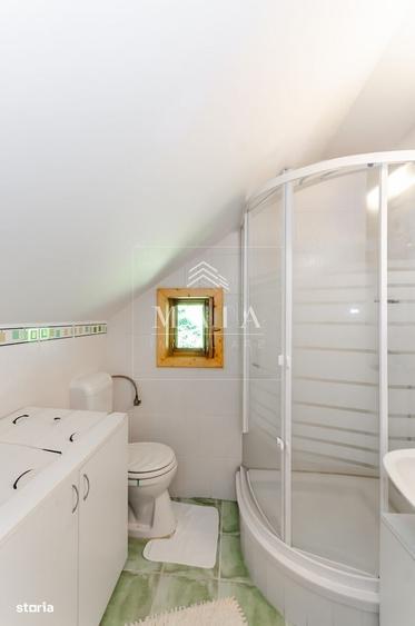 Casă cu 3 camere decomandat în Central
