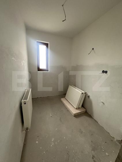 Apartament cu 3 camere semidecomandat în Aurel Vlaicu
