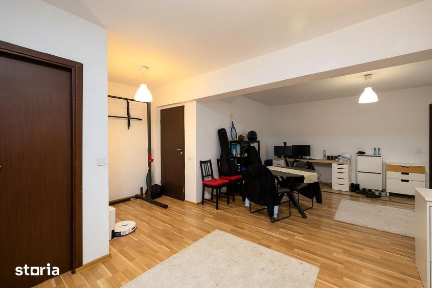 Casă cu 5 camere cu Teren 300 Mp în Pieptănari