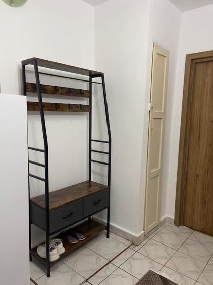 Apartament cu 3 camere semidecomandat, mobilat în Tudor Vladimirescu