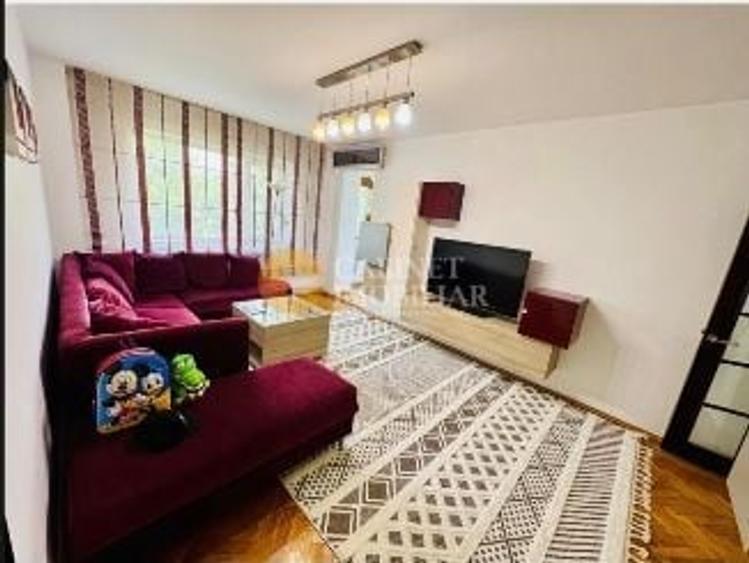 Apartament cu 3 camere semidecomandat, mobilat în Podu Roș