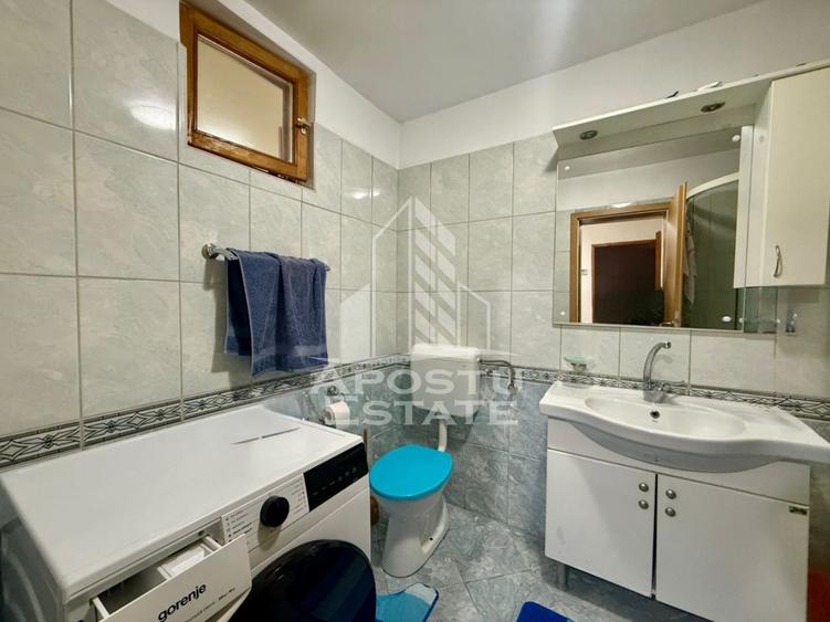 Casă individuală cu 6 camere cu Canalizare în Plopi