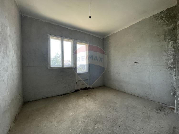 Casă individuală cu 15 camere cu Canalizare în Elisabetin