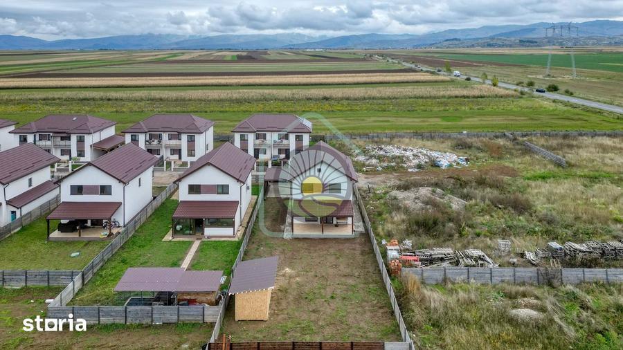 Casă cu 4 camere cu Canalizare în Tărlungeni