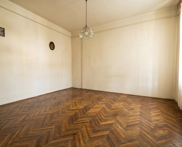 Apartament cu 2 camere semidecomandat în Horea