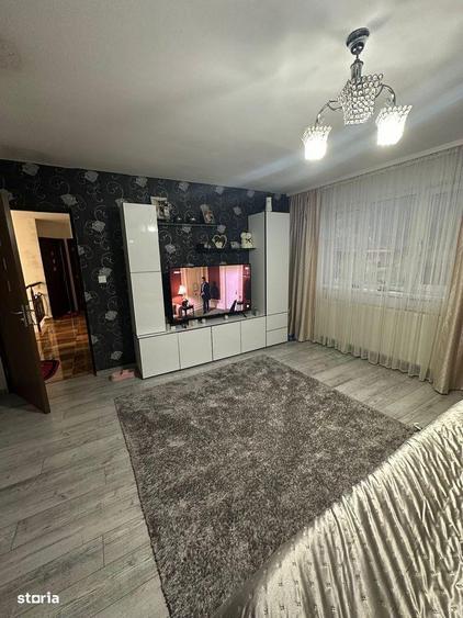Casă cu 6 camere cu Teren 1200 Mp în Mociu