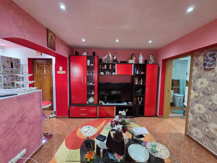 Apartament cu 2 camere decomandat în Central
